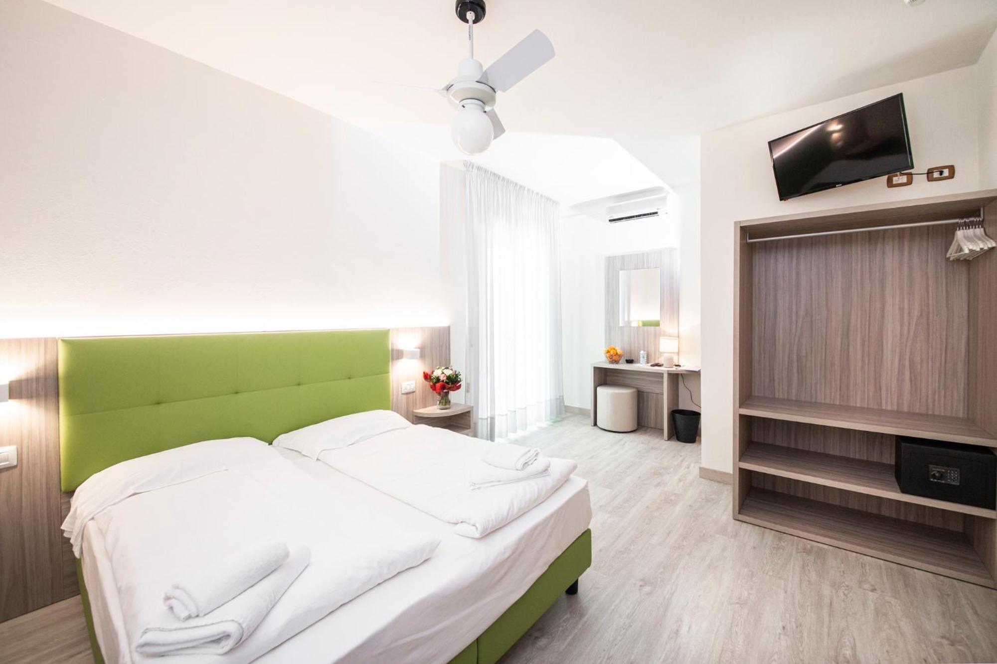 Menapace Hotel Torri Del Benaco