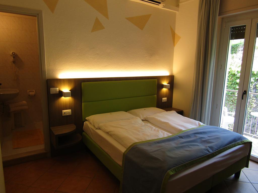 Menapace 3* Torri Del Benaco