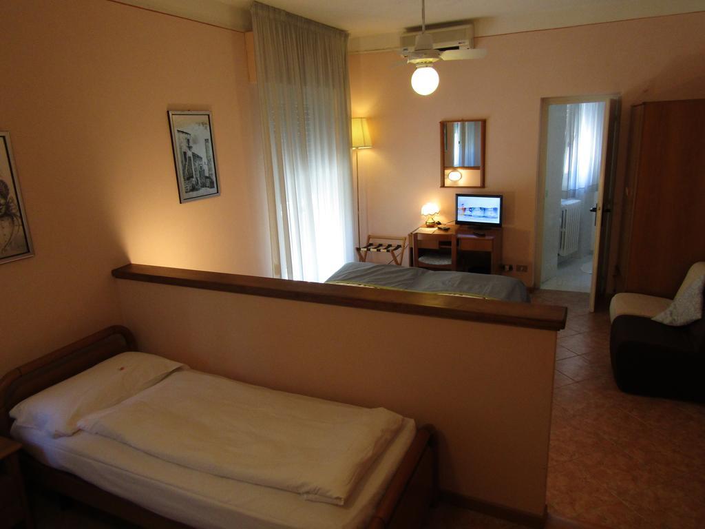 Menapace 3* Torri Del Benaco
